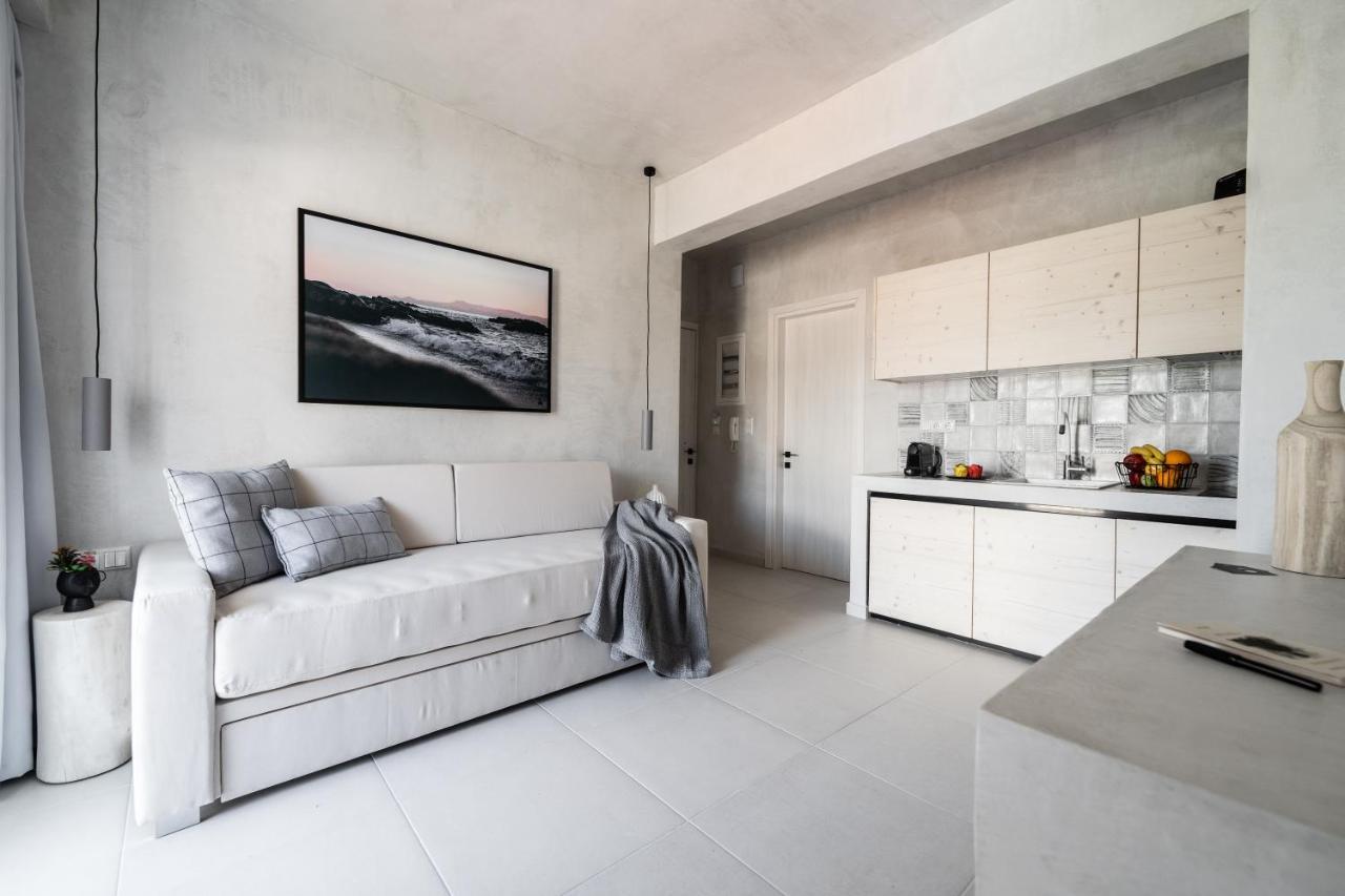 Iraklitsa Suites Nea Iraklitsa Exteriör bild